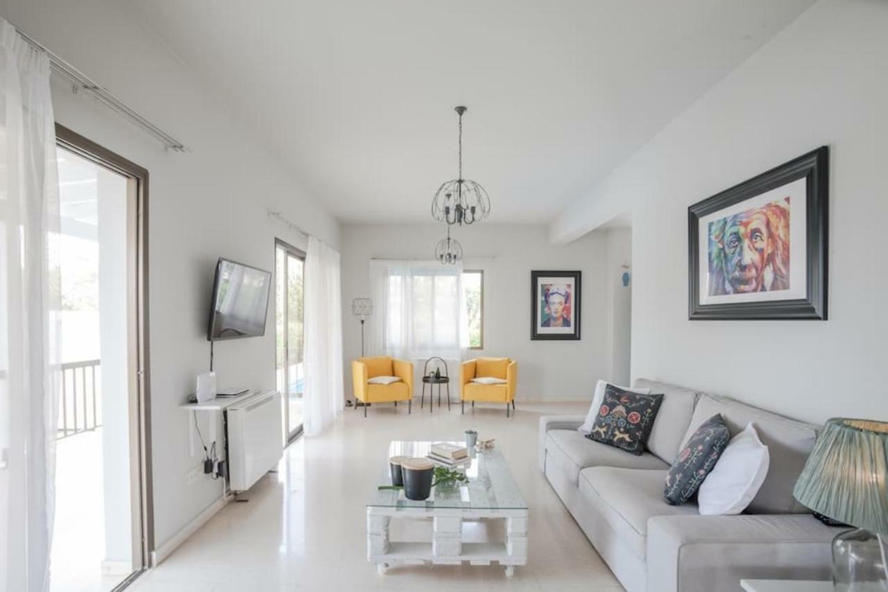 Villa 26 Пафос Экстерьер фото